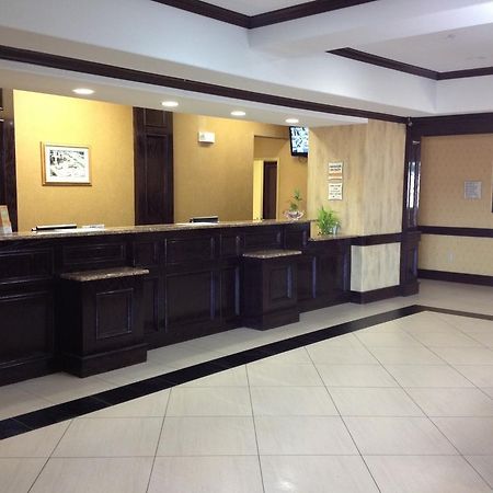 La Quinta Inn And Suites Joshua Екстериор снимка