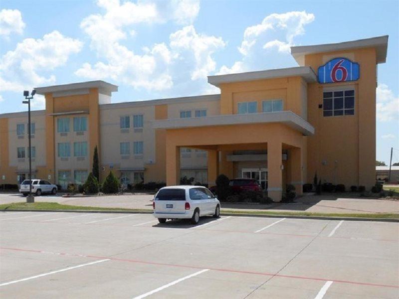 La Quinta Inn And Suites Joshua Екстериор снимка