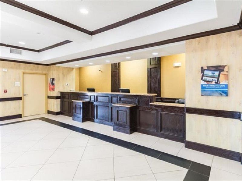 La Quinta Inn And Suites Joshua Екстериор снимка
