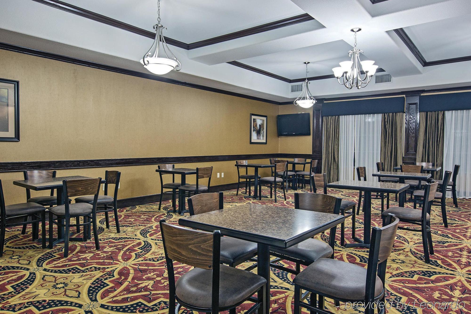 La Quinta Inn And Suites Joshua Екстериор снимка