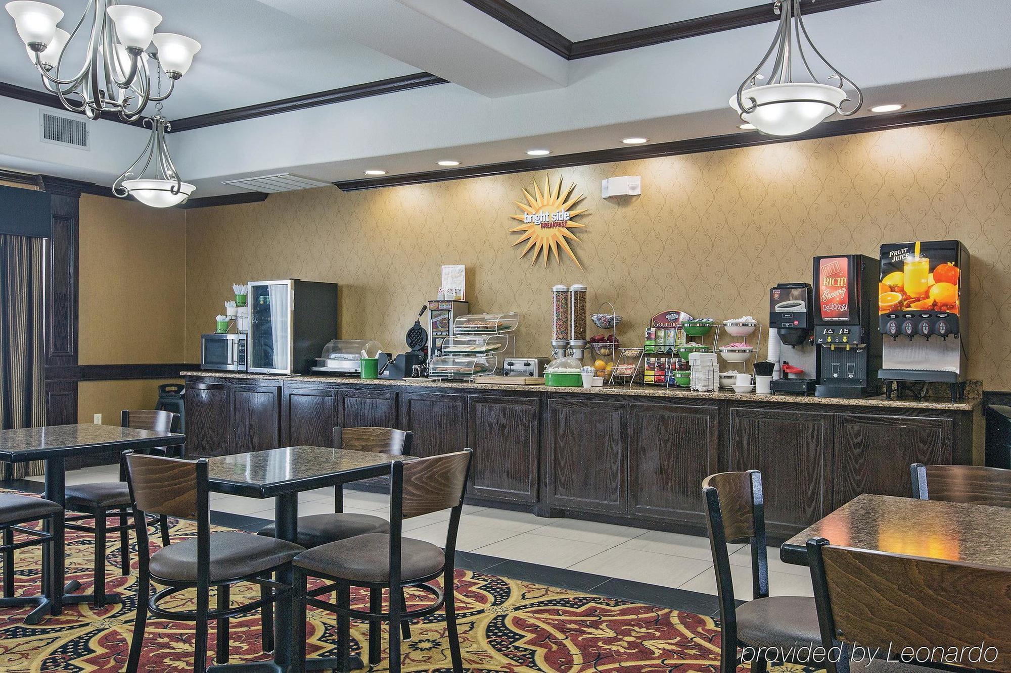 La Quinta Inn And Suites Joshua Екстериор снимка
