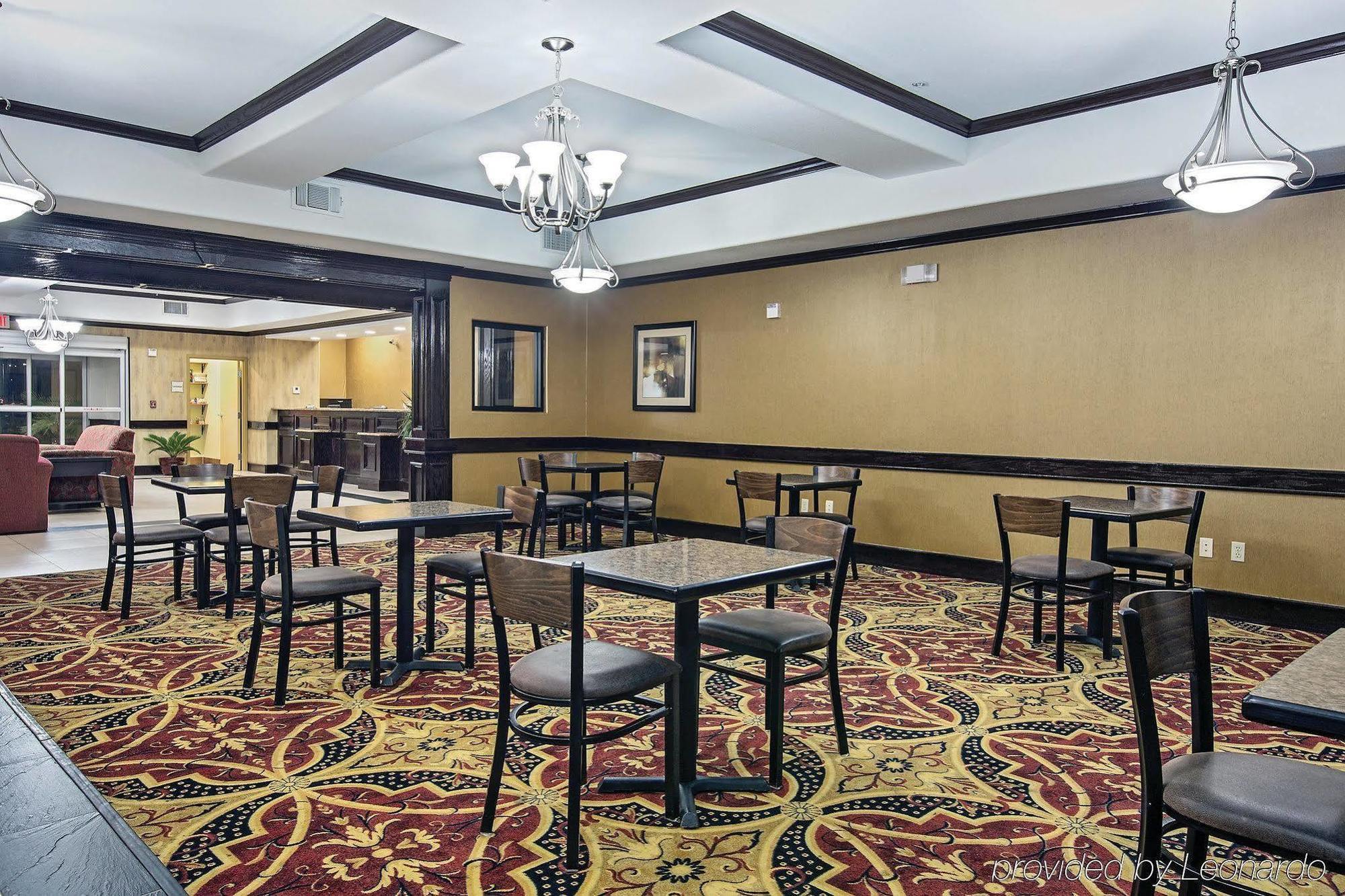 La Quinta Inn And Suites Joshua Екстериор снимка